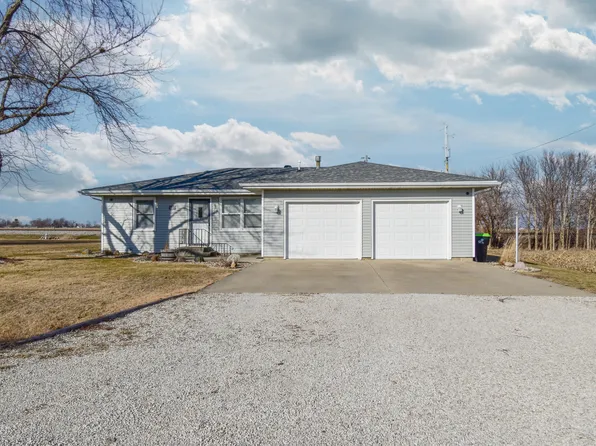 1017 Florence Ave, Chenoa, IL 61726