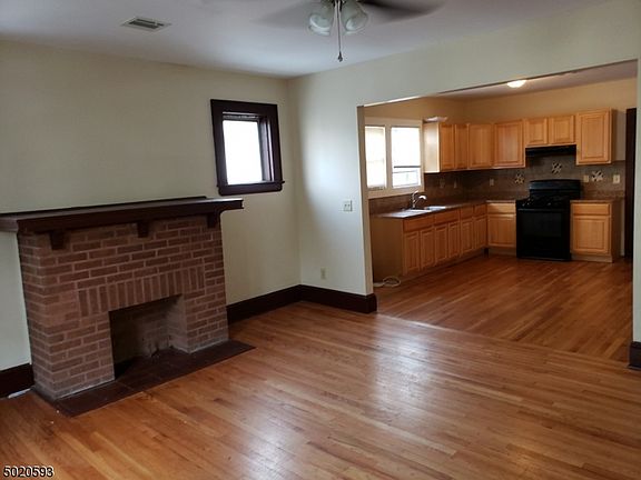2nd image of 23 Berkley St