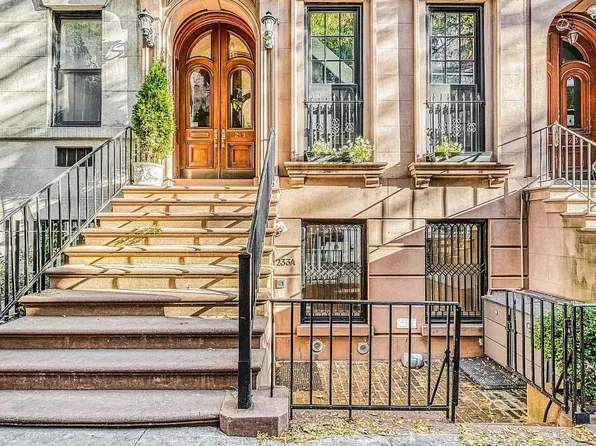 233 East 31st Street image 1 of 10