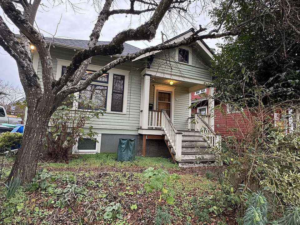 410 NE 56th Ave
