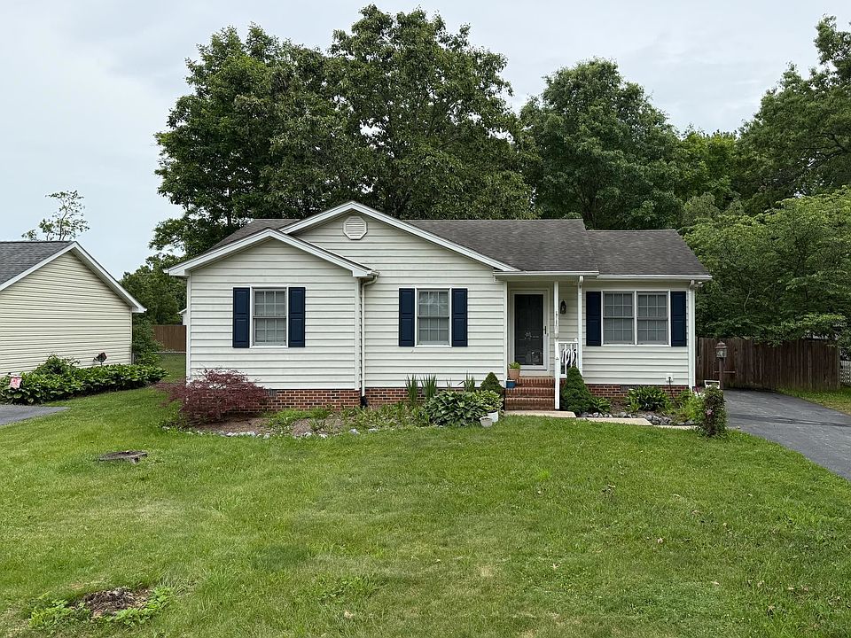 1st image of 25 Canton Ln