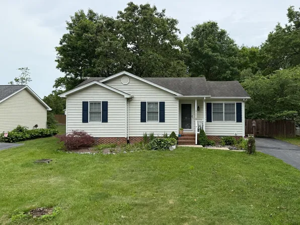 25 Canton Ln, Stuarts Draft, VA 24477