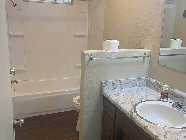 20205 Eastview Dr — Photo 7