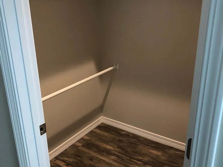 18 Linda Ln — Photo 9