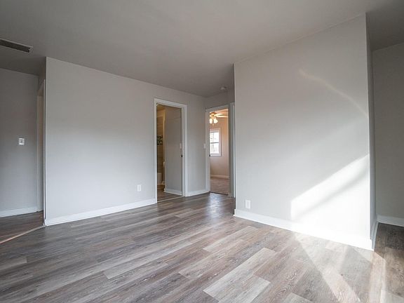 3rd image of 230 E Washington Ave