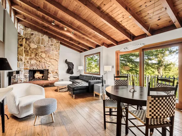 61 Black Log Road, Kentfield, CA 94904