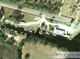 1922 Wilkins Rd, Belhaven, NC 27810