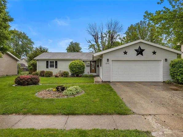 2505 Dakota Ave, Mattoon, IL 61938