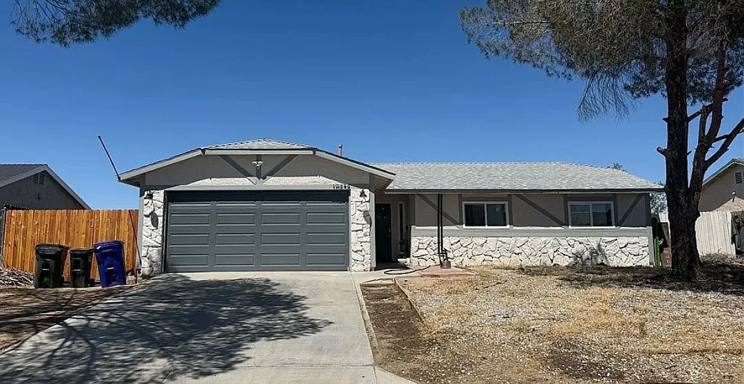 3 bed, 1126 sqft, $2,200 — Photo 1