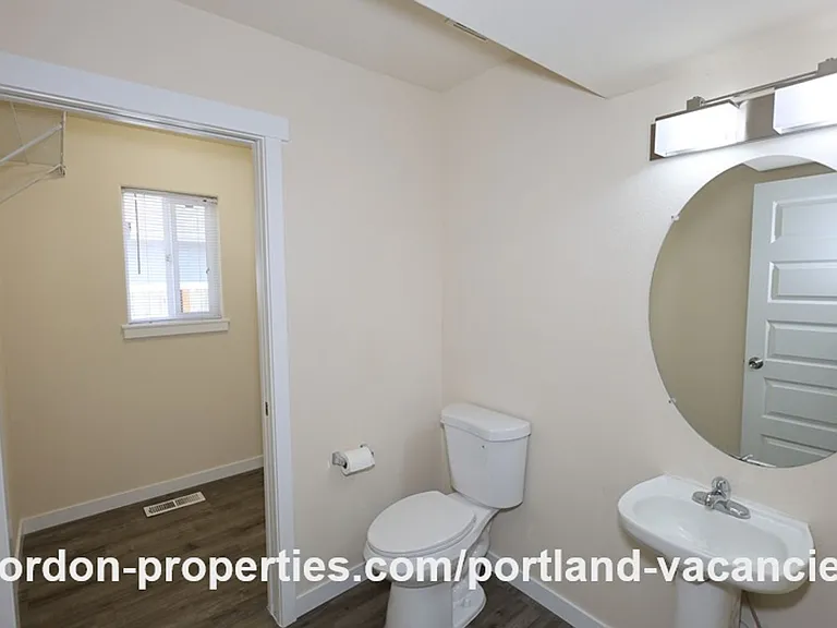 5407 SE 121st Ave — Photo 5