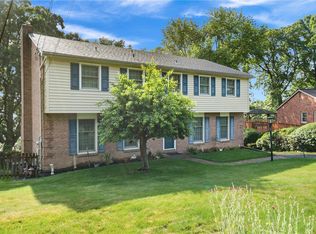 152 N Jamestown Rd, Coraopolis, PA 15108