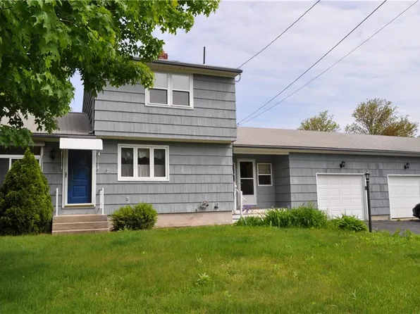 20 Locust Grove Ave, Scituate, RI 02831