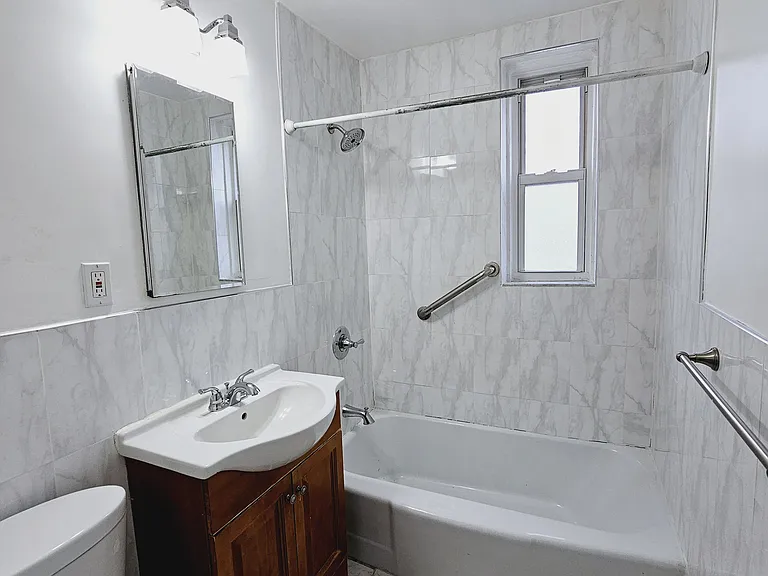 E Hartsdale Ave — Photo 8