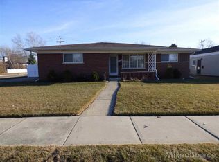 13048 Cromie Dr, Warren, MI 48088