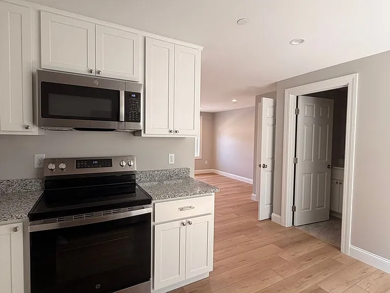 439 Main St — Photo 23
