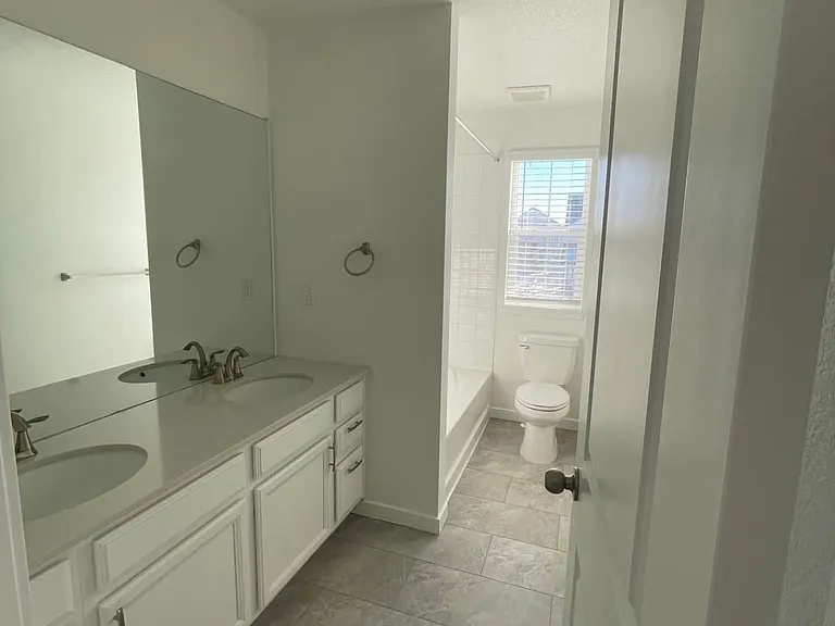 1159 E Hopkins Dr — Photo 15