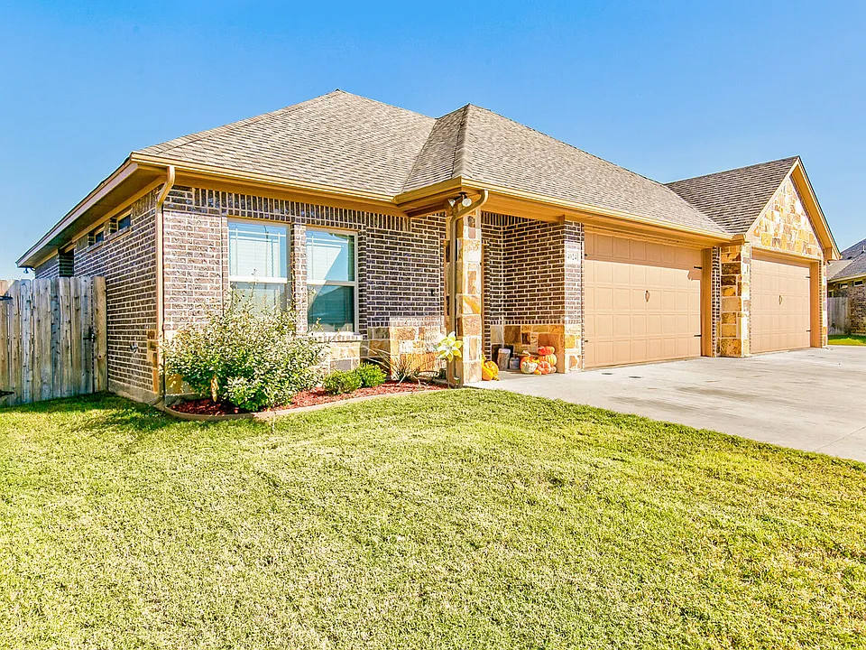 301-313 Amethyst Ct