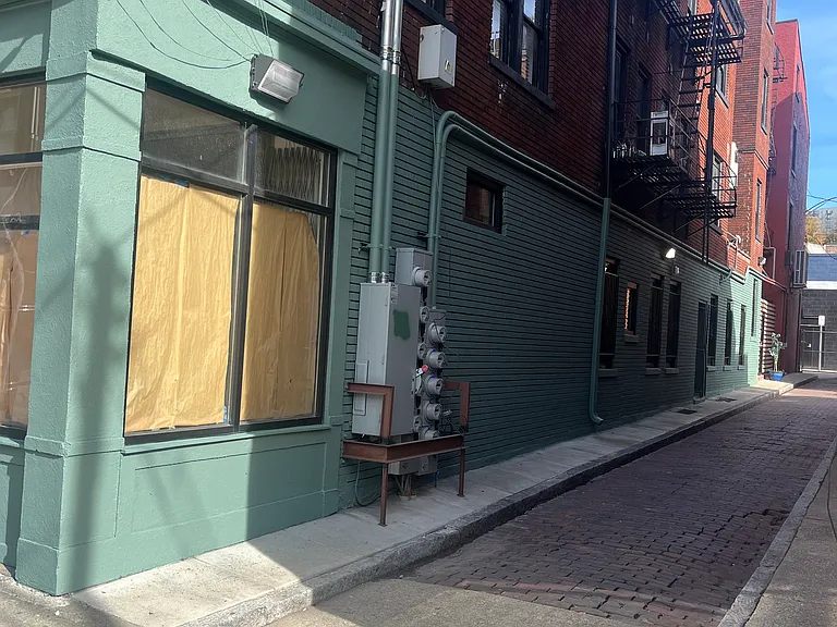 1646 Vine St #8 — Photo 9