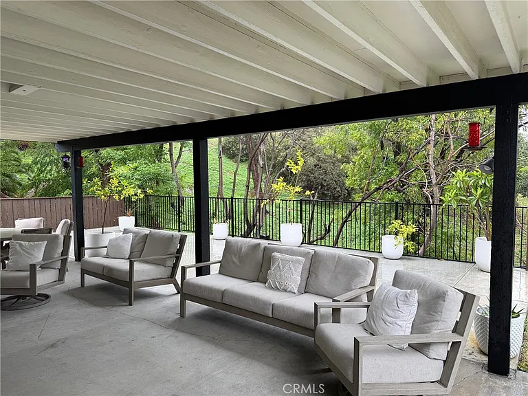 1530 Robin Way — Photo 24
