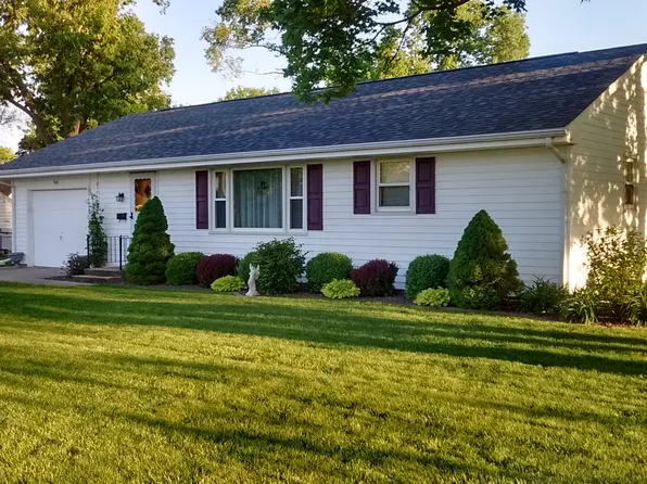 900 W Pine St, Chillicothe, IL 61523