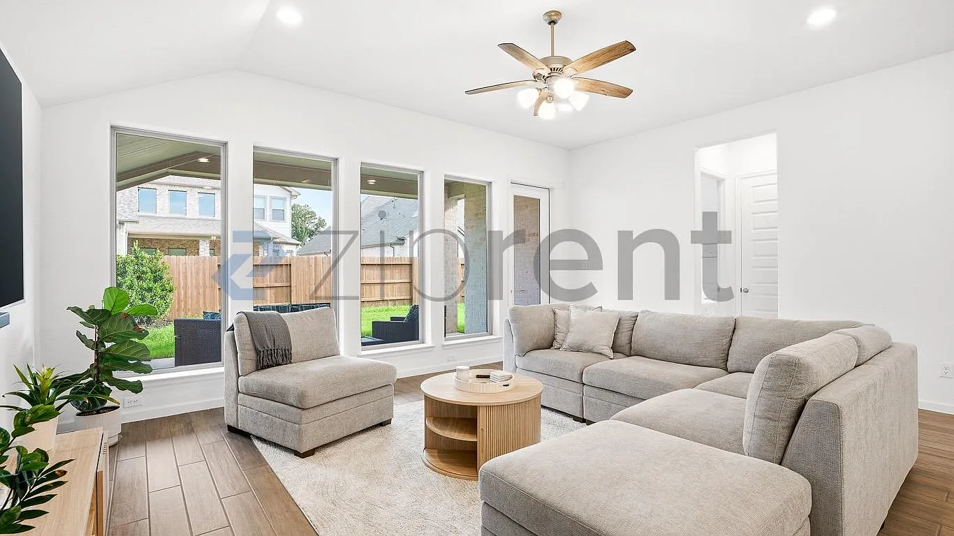 4 bed, 2407 sqft, $2,850 — Photo 4