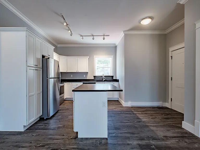 2 Cottage St #3 — Photo 8