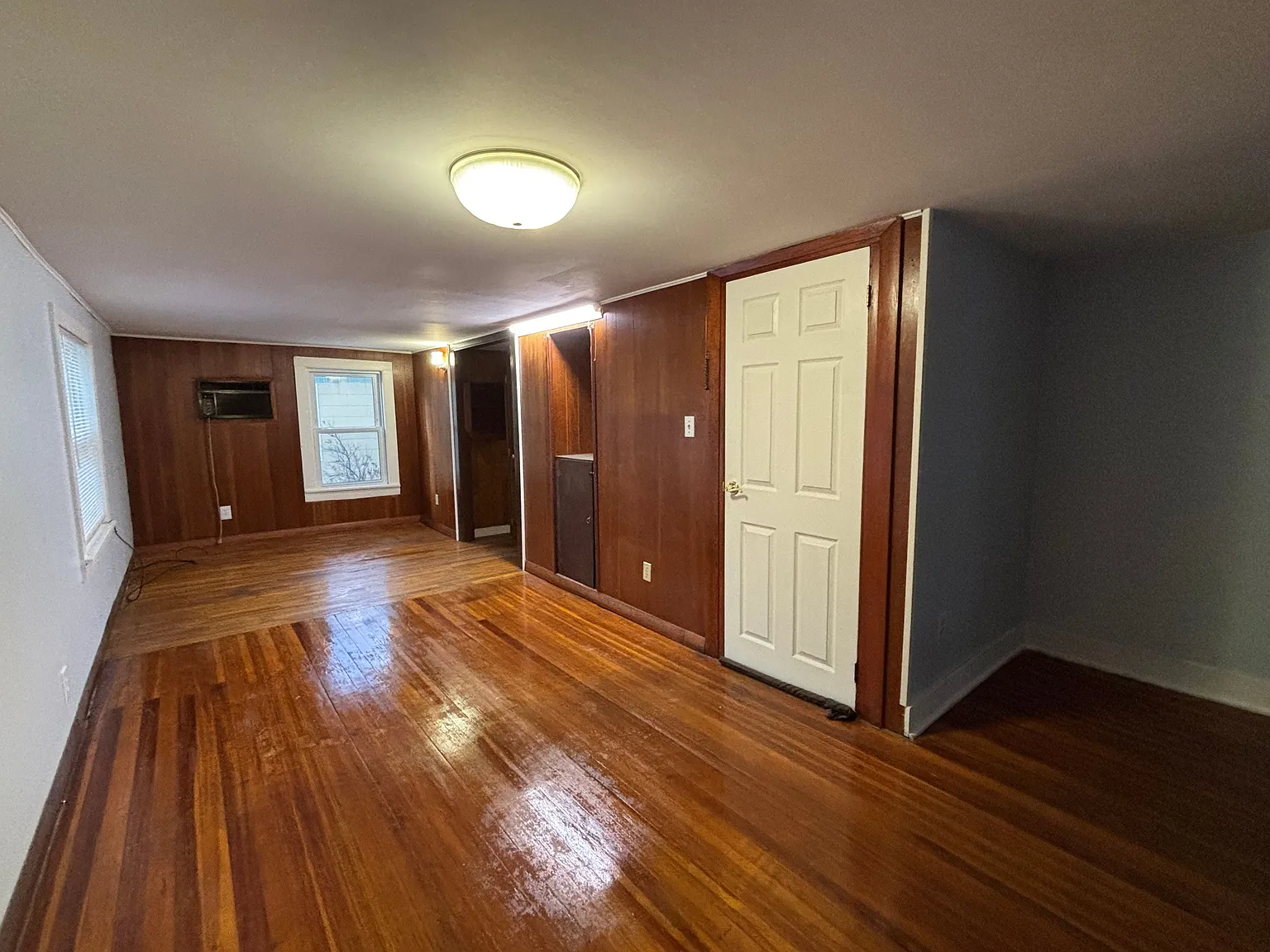 2 bed, 1.0 bath, 1150 sqft, $1,375 — Photo 2