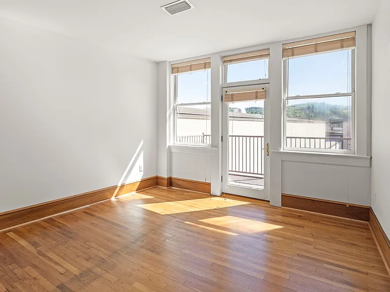 55 1/2 Haywood St #3B — Photo 13