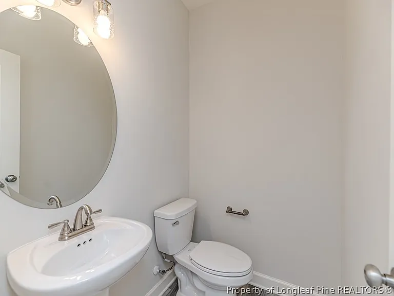 87 Onslow Ct — Photo 13