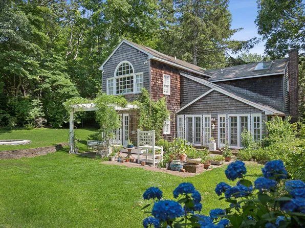 25 Harrison St, Sag Harbor, NY 11963