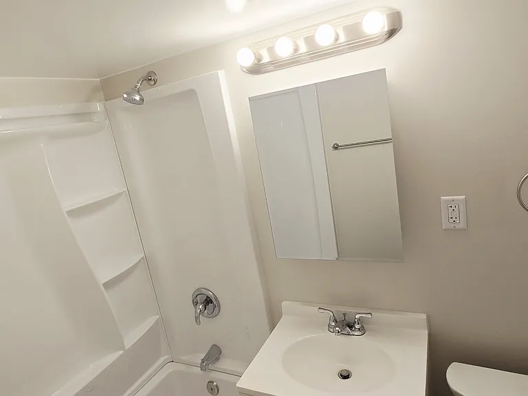 11011 - 13 South Lloyd Drive - #9 — Photo 22