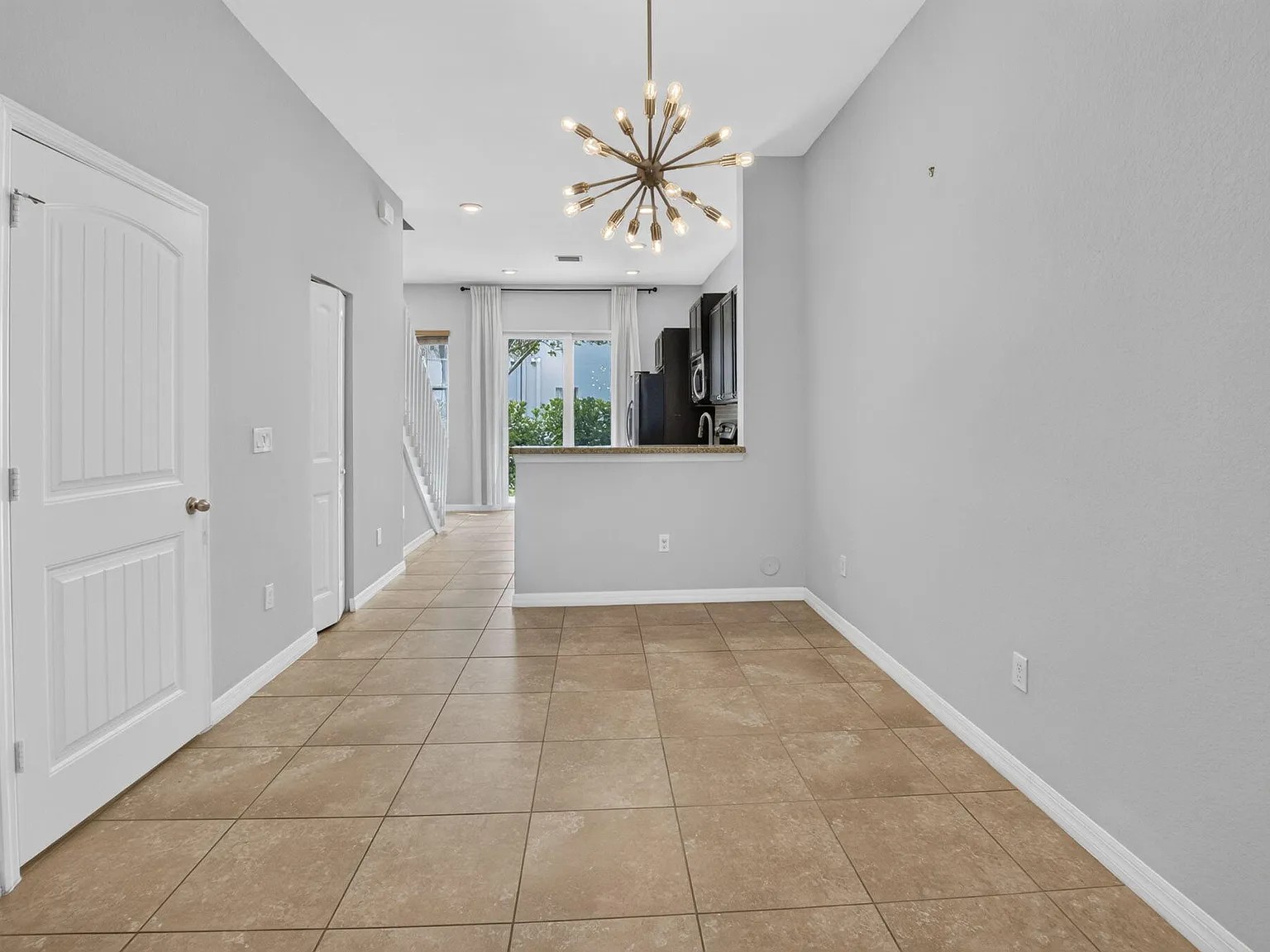 3 bed, 2.5 bath, 1505 sqft, $3,300 — Photo 3