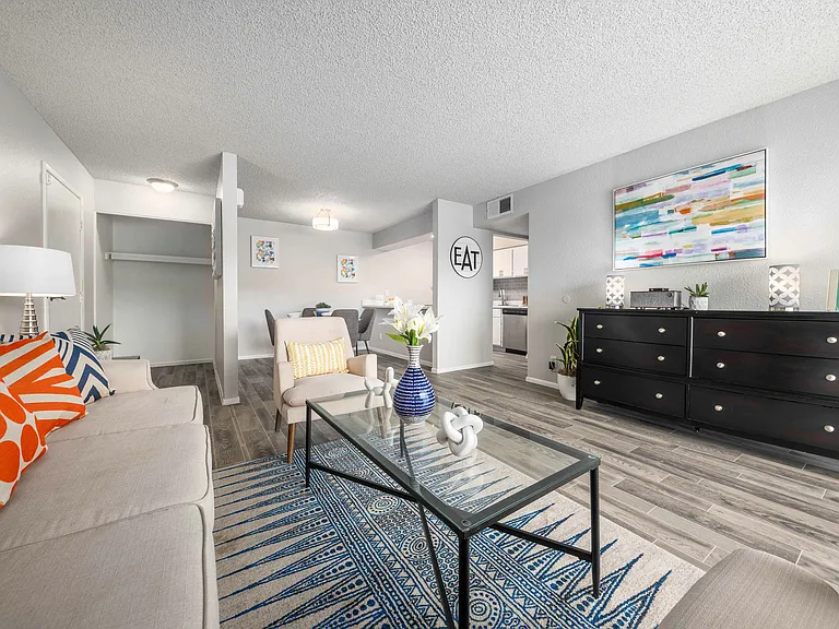 Peoria Grand Apartments — Photo 3