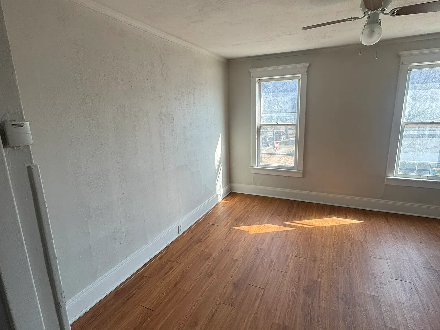 2 bed, 700 sqft, $800 — Photo 2