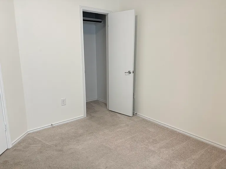 4329 Stromquist St — Photo 3