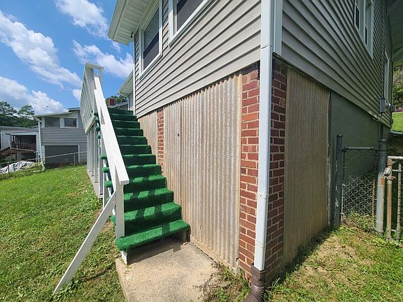 5th image of 923 Lyndale Ave