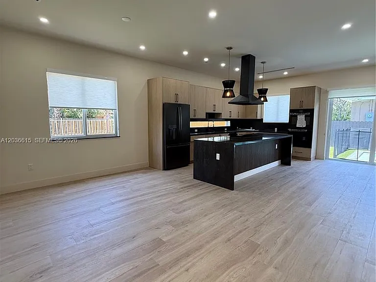 3326 Elizabeth St — Photo 16