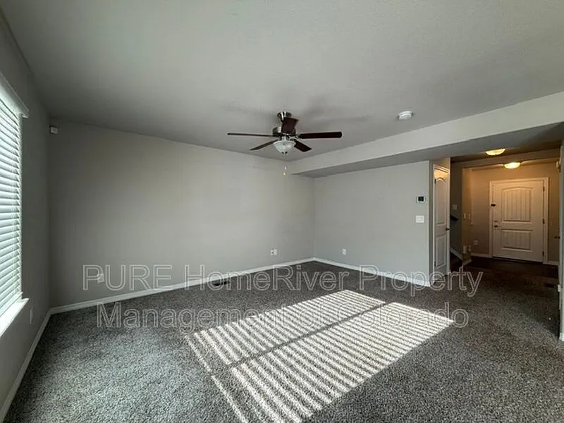 4 bed, 3.0 bath, 1748 sqft, $2,400 — Photo 3