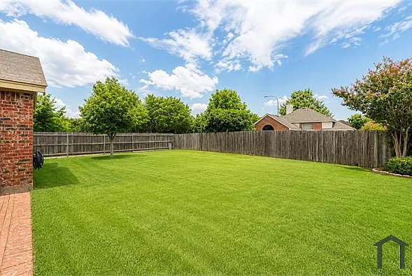 5601 Lawnsberry Dr — Photo 4