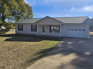 77 W Tracy St, Bells, TN 38006
