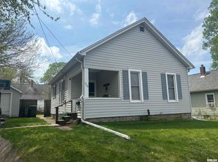 908 Margaret St, Pekin, IL