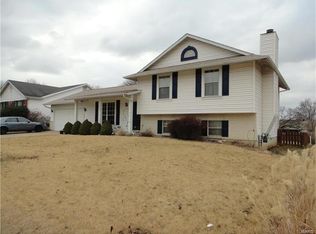 313 Trailview Ave, Saint Peters, MO 63376