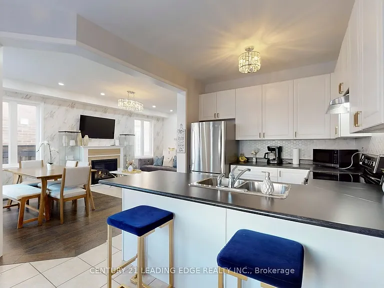 1574 Edgecroft Dr — Photo 16