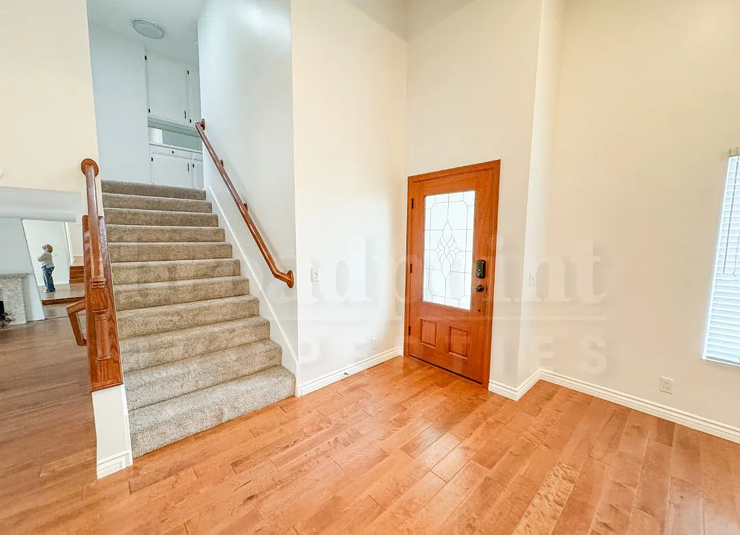 4 bed, 2175 sqft, $6,995 — Photo 4