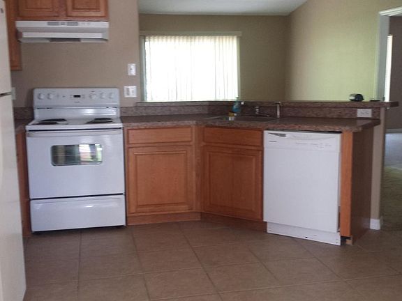 4th image of 622 Fremont Ave