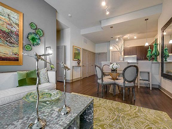 Cityplace Heights Dining Room