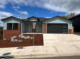 333 Arrowhead Trl, Eagle Point, OR 97524