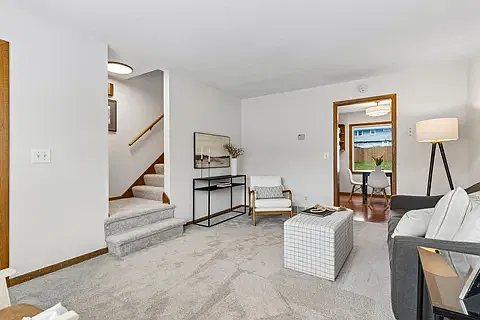 2 bed, 1300 sqft, $1,550 — Photo 2