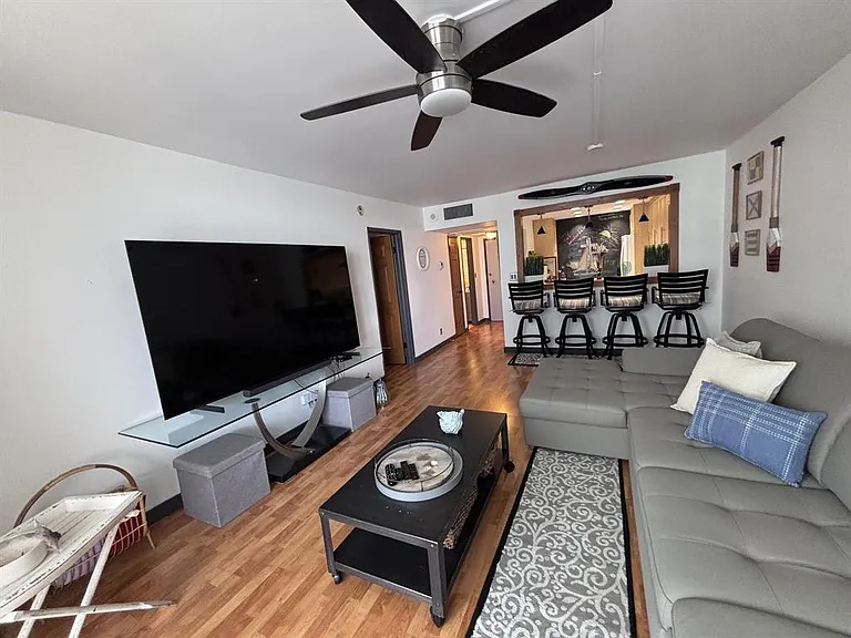 336 N Birch Rd #8D — Photo 17