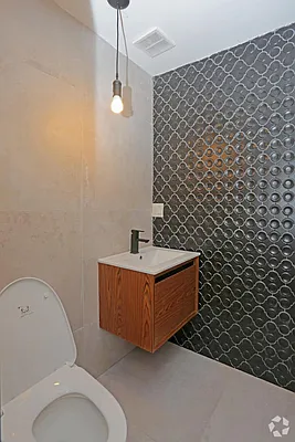 Rented by Brooklyn Group | media 10